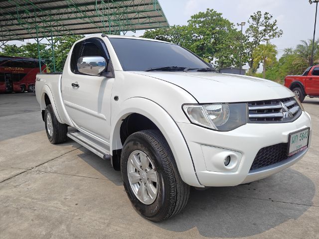 รถ Mitsubishi Triton 2.5 GLS Plus สี ขาว
