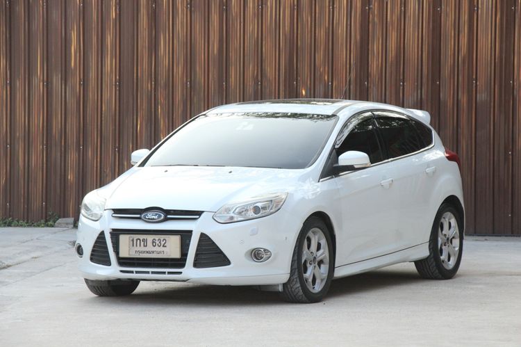 รถ Ford Focus 2.0 Sport Plus สี ขาว