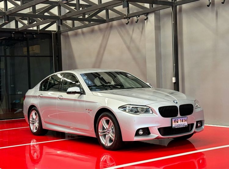 รถ BMW Series 5 525d สี บรอนซ์เงิน