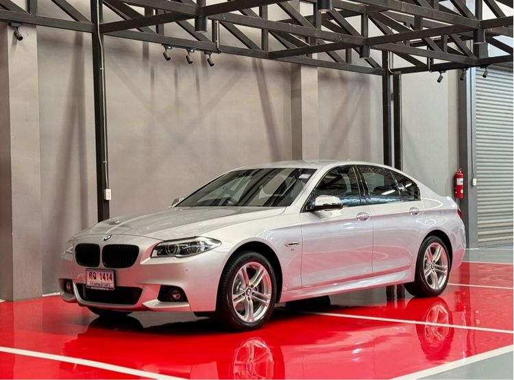 BMW Series 5 2015 525d Sedan ดีเซล ไม่ติดแก๊ส เกียร์อัตโนมัติ บรอนซ์เงิน รูปที่ 4