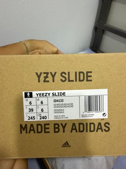Adidas yeezy Slide Azure  6us 24.5 ของใหม่ รูปที่ 5