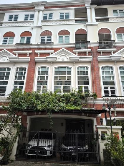 มีบางส่วน 🔥 ขาย ทาวน์โฮม 4 ชั้นครึ่ง  Baan Rama 4 Village หมู่บ้านบ้านพระราม 4  📍 ทำเลใจกลางเมือง ซอยสุวรรณสวัสดิ์ ใกล้ One Bangkok และสาทร 