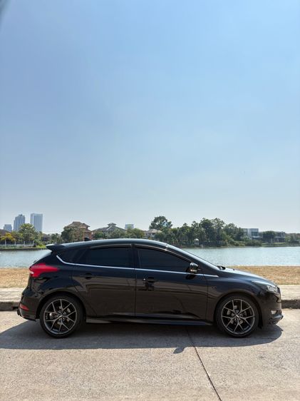Ford Focus 2017 1.5 Sport Sedan เบนซิน ดำ รูปที่ 2