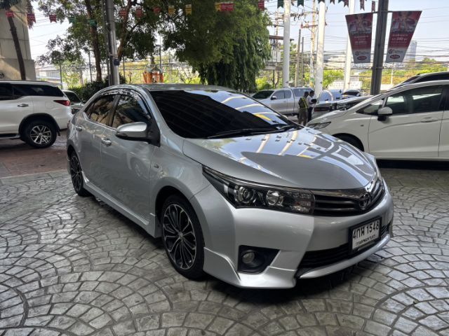 รถ Toyota Altis 1.8 Esport สี บรอนซ์เงิน