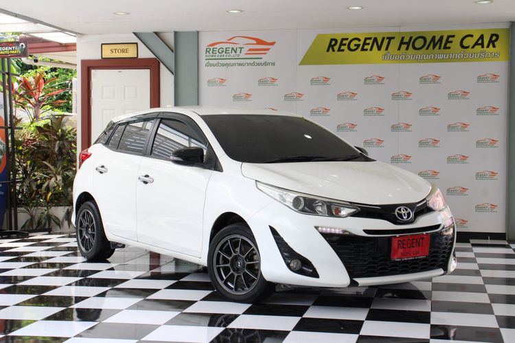 รถ Toyota Yaris 1.2 G Plus สี ขาว