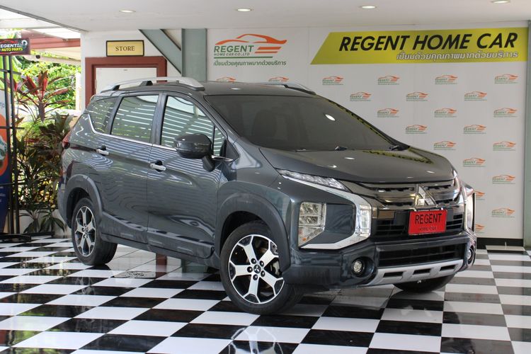 รถ Mitsubishi Xpander Cross 1.5 สี เทา