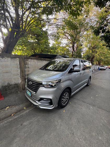 Hyundai H-1  2019 2.5 Maesto Touring ดีเซล เกียร์อัตโนมัติ บรอนซ์เงิน รูปที่ 2