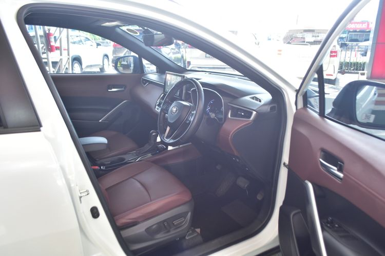 Toyota Corolla Cross 2022 1.8 Hybrid Premium Safety Utility-car ไฮบริด ไม่ติดแก๊ส เกียร์อัตโนมัติ ขาว รูปที่ 3