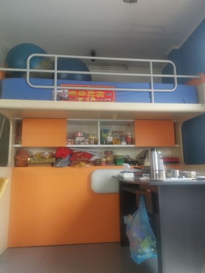 bed 2 floor 
