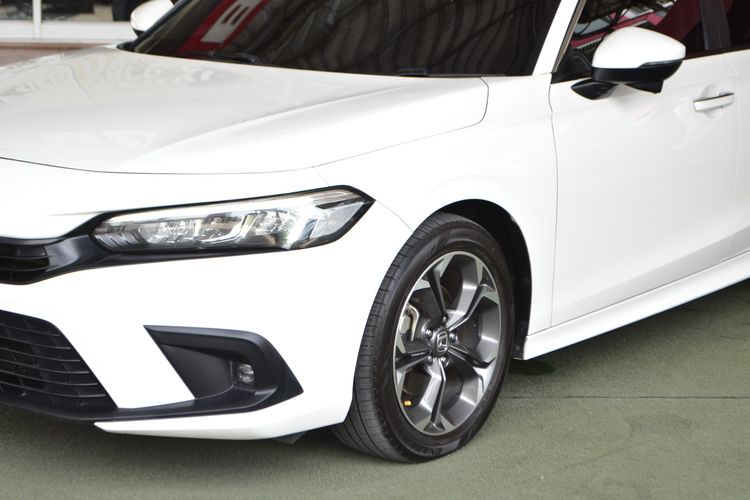 Honda Civic 2023 2.0 eHEV EL+ Sedan ไฮบริด ไม่ติดแก๊ส เกียร์อัตโนมัติ ขาว รูปที่ 3