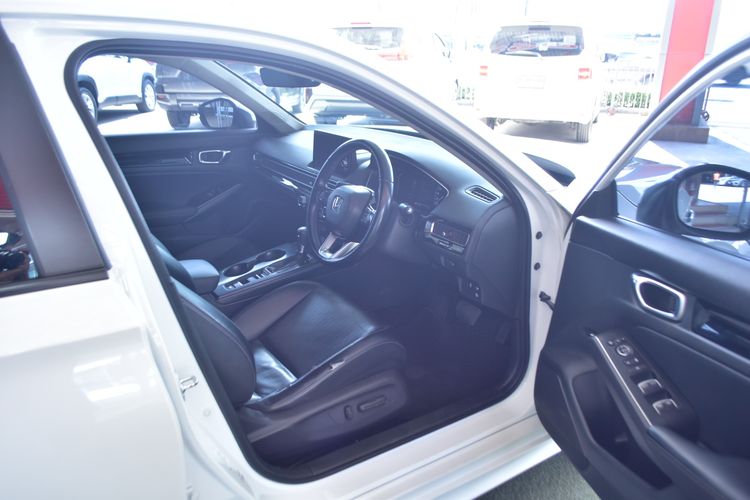 Honda Civic 2023 2.0 eHEV EL+ Sedan ไฮบริด ไม่ติดแก๊ส เกียร์อัตโนมัติ ขาว รูปที่ 4