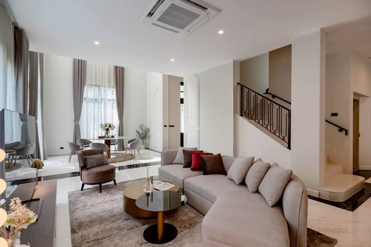 ตกแต่งครบ ให้เช่าบ้านเดี่ยวหรู 3 ชั้น ระดับ Ultra Luxury พร้อมลิฟท์ส่วนตัว โครงการ CINQ ROYAL Krungthep Kreetha แซงค์ รอยัล กรุงเทพกรีฑา  รูปที่ 4