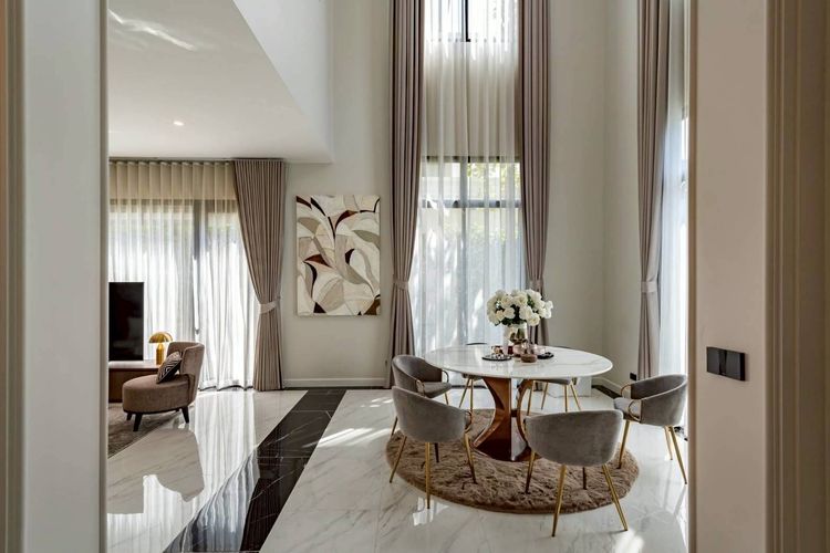 ตกแต่งครบ ให้เช่าบ้านเดี่ยวหรู 3 ชั้น ระดับ Ultra Luxury พร้อมลิฟท์ส่วนตัว โครงการ CINQ ROYAL Krungthep Kreetha แซงค์ รอยัล กรุงเทพกรีฑา  รูปที่ 3