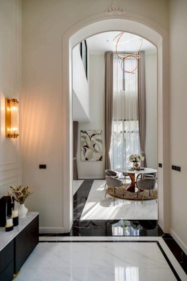 ตกแต่งครบ ให้เช่าบ้านเดี่ยวหรู 3 ชั้น ระดับ Ultra Luxury พร้อมลิฟท์ส่วนตัว โครงการ CINQ ROYAL Krungthep Kreetha แซงค์ รอยัล กรุงเทพกรีฑา  รูปที่ 2