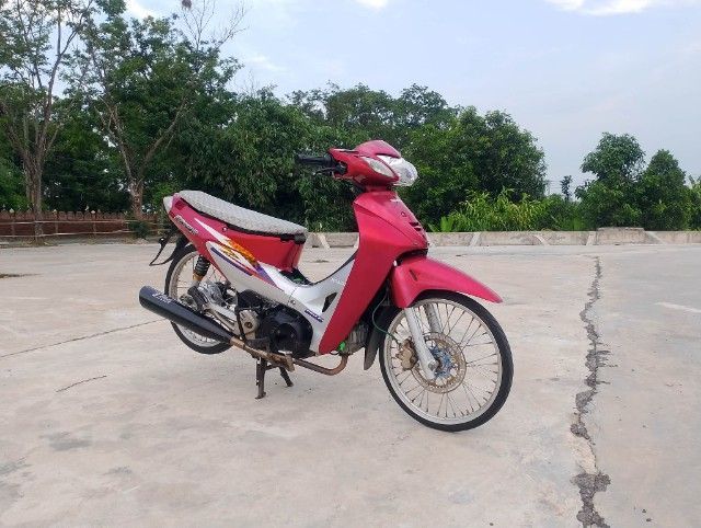 Honda Wave 2008 ขายเวฟ 125  เอกสารชุดโอนครบ ราคา 19000 ภาษี 70 รถลูก 57  เครื่องฟิตใหม่ รถขี่ได้ปกติ ขายตามสภาพ รถอยู่จังหวัดอุทัยธานี สนใจสอบถามได้ค่ะ 