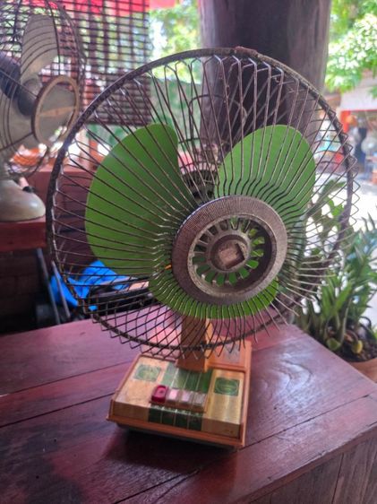 พัดลมตั้งโต๊ะวินเทจ National 