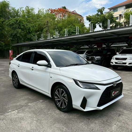 Toyota Yaris ATIV 2025 1.2 Sport Sedan เบนซิน ไม่ติดแก๊ส เกียร์อัตโนมัติ ขาว