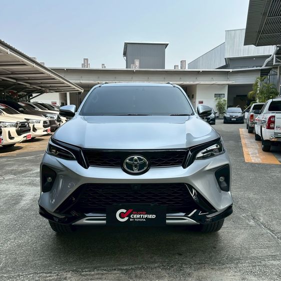 Toyota Fortuner 2025 2.4 Leader G Utility-car ดีเซล ไม่ติดแก๊ส เกียร์อัตโนมัติ บรอนซ์เงิน รูปที่ 2