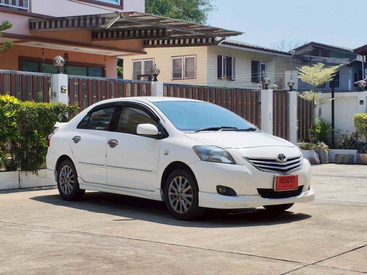 รถ Toyota Vios 1.5 E สี ขาว
