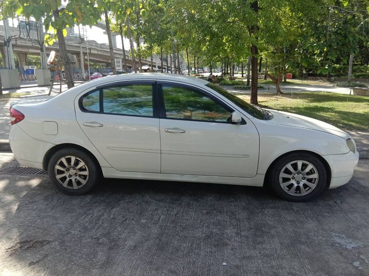 รถ Proton Persona 1.6 Executive สี ขาว