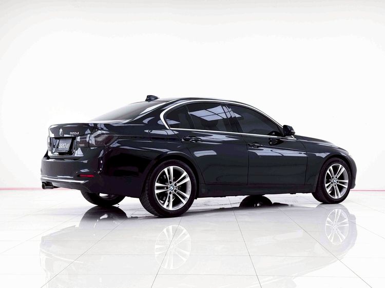 BMW Series 3 2017 320d Sedan ดีเซล ไม่ติดแก๊ส เกียร์อัตโนมัติ ดำ รูปที่ 4