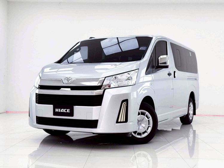 Toyota Hiace 2022 2.8 GL Van ดีเซล ไม่ติดแก๊ส เกียร์ธรรมดา เทา
