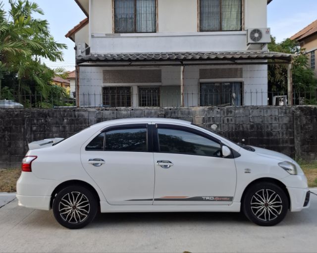 Toyota Vios 2012 1.5 Trd Sportivo Sedan เบนซิน เกียร์อัตโนมัติ ขาว รูปที่ 3