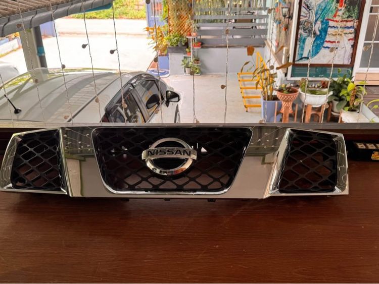 กระจังหน้า Nissan Navara