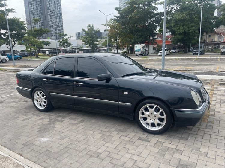Mercedes-Benz E-Class 1997 E230 Sedan เบนซิน ไม่ติดแก๊ส เกียร์อัตโนมัติ น้ำเงิน รูปที่ 2