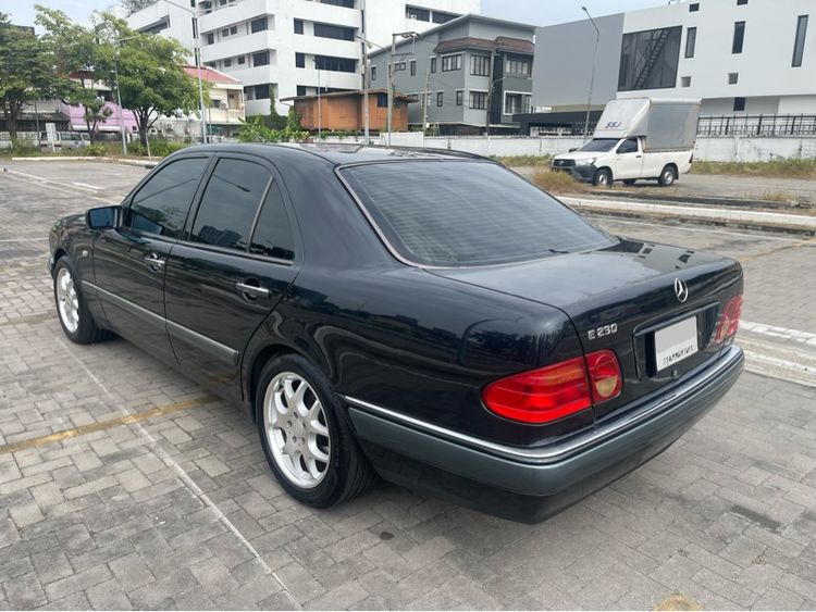 Mercedes-Benz E-Class 1997 E230 Sedan เบนซิน ไม่ติดแก๊ส เกียร์อัตโนมัติ น้ำเงิน รูปที่ 4