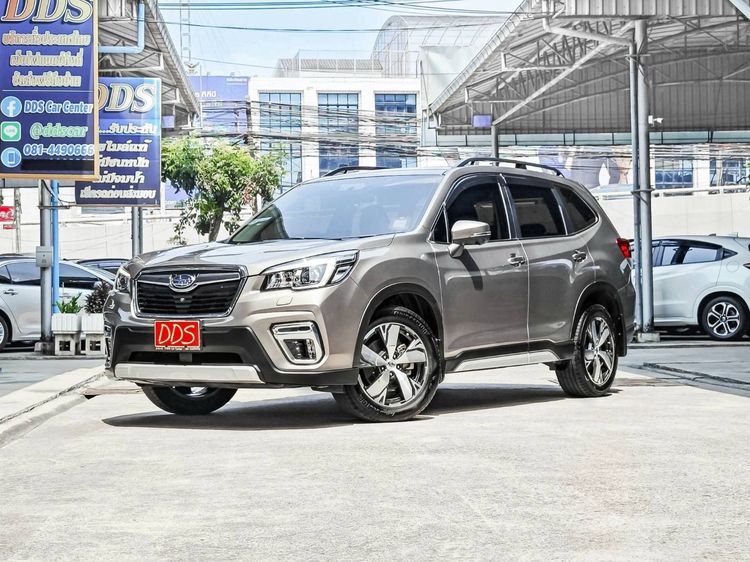 รถ Subaru Forester 2.0 i-S EyeSight สี เขียว
