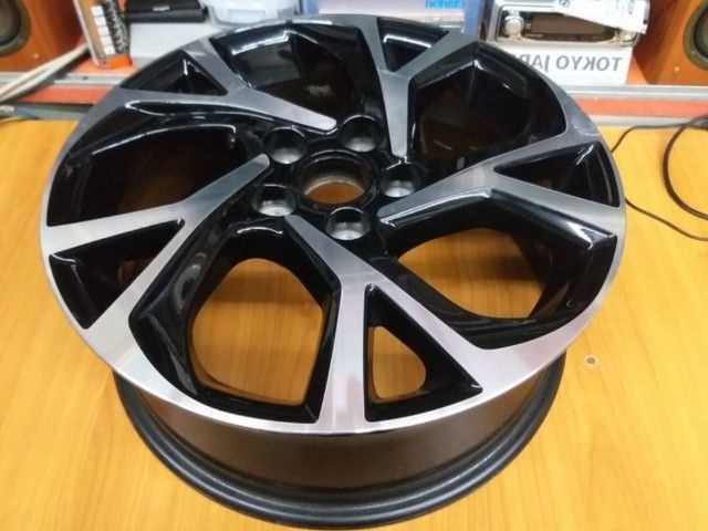 ล้อแม็ก TOYOTA C-HR ขอบ 17" ของแท้ลายซากุระ 5w117 มีวงเดียวซื้อเก็บไว้เป็นล้ออะไหล่ได้