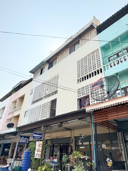 มีบางส่วน ขายหอพัก ตึก 4 ชั้น 2 คูหา พุทธมณฑลสาย 5 หมู่บ้านกลาโหม ใกล้ตลาดเสรี พร้อมรายได้ทันที รีโนเวทใหม่ ติดถนนพุทธมณฑลสาย 5 ตรงข้ามตลาดเสรี  รูปที่ 2