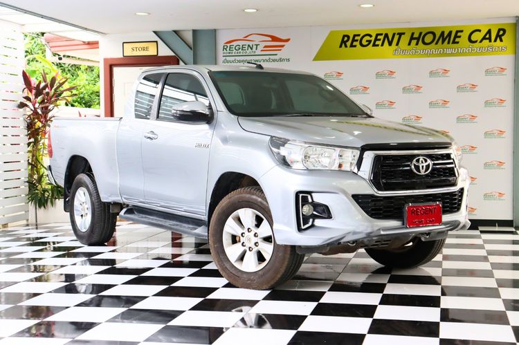 รถ Toyota Hilux Revo 2.4 E Prerunner สี เทา