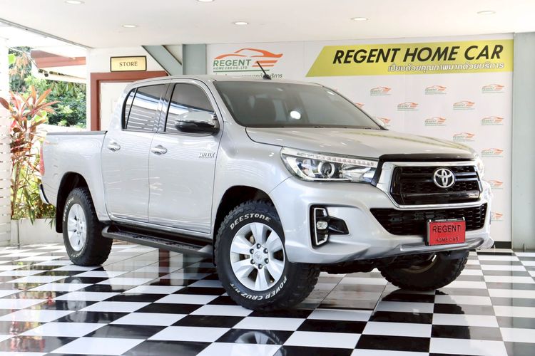 รถ Toyota Hilux Revo 2.4 Prerunner E Plus สี เงิน