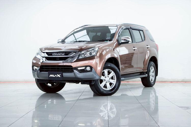 รถ Isuzu MU-X 2.5 สี น้ำตาล