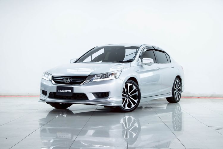รถ Honda Accord 2.0 Hybrid Tech สี เทา