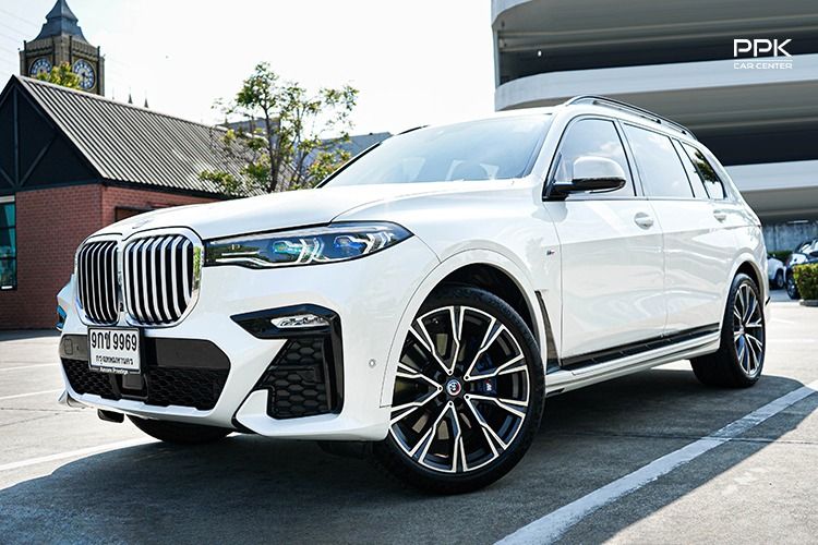 รถ BMW X7 3.0 xDrive40d M Sport 4WD สี ขาว