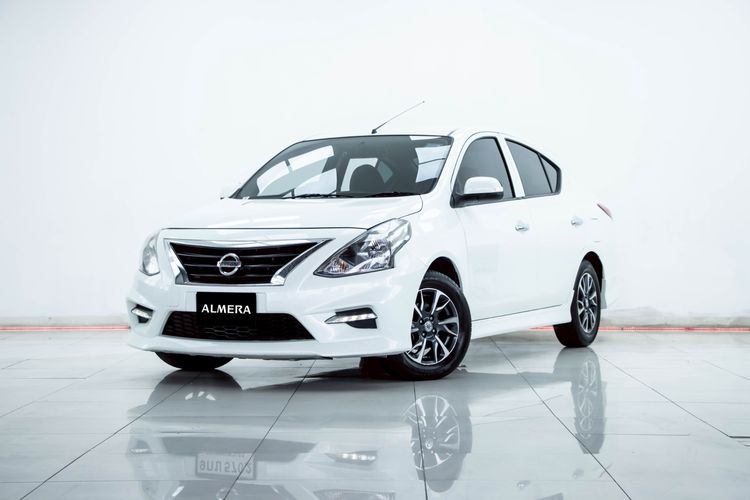 รถ Nissan Almera 1.2 E Sportech สี ขาว