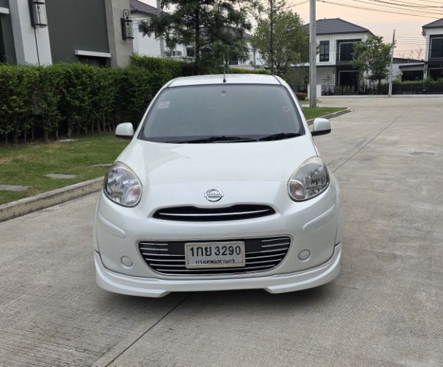 รถ Nissan March 1.2 VL สี ขาว