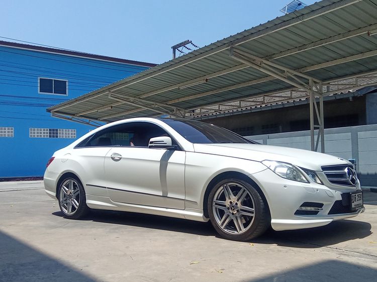 รถ Mercedes-Benz E-Class E200 สี ขาว
