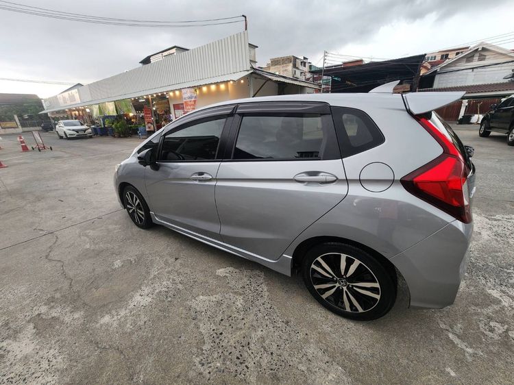 Honda Jazz 2019 1.5 RS i-VTEC Sedan เบนซิน ไม่ติดแก๊ส เกียร์อัตโนมัติ บรอนซ์เงิน รูปที่ 4