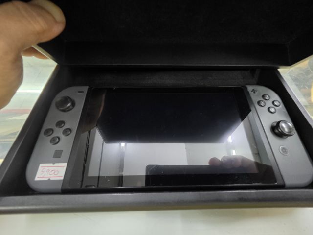 Nintendo switch สภาพสวย พร้อมเมมเมอรี่ พร้อมเกม