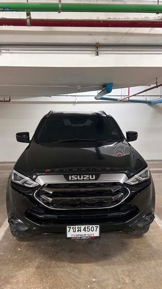 รถ Isuzu MU-X 3.0 Ultimate AT 4WD สี ดำ