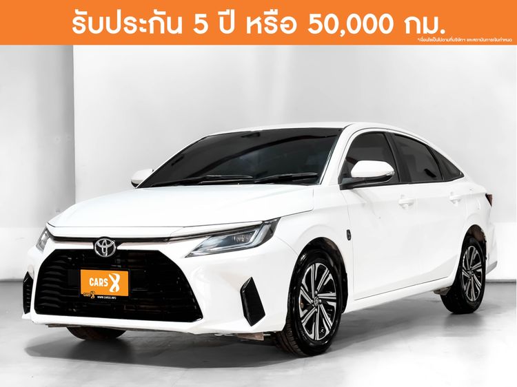รถ Toyota Yaris ATIV 1.2 Smart สี ขาว