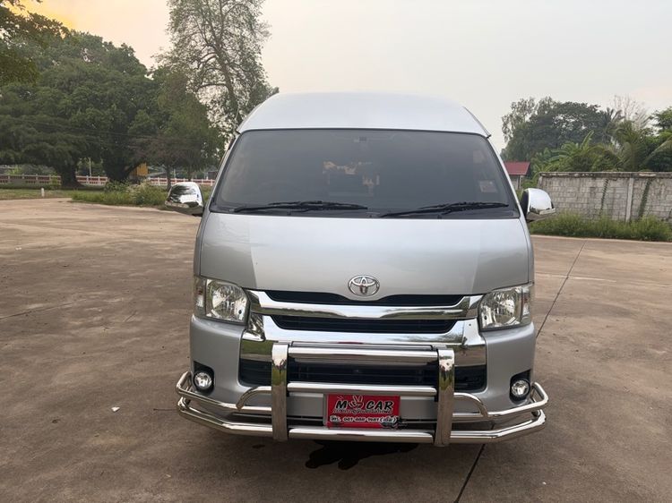 รถ Toyota Commuter 3.0 สี เทา