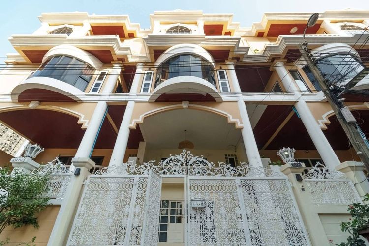 อื่นๆ ตกแต่งครบ Luxury 5-Storey Townhome  Thonglor Soi 25  400 sqm  90,000 THB per month Architect designed luxury home in prime Thonglor