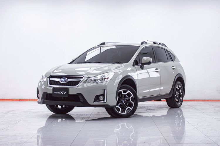รถ Subaru XV 2.0 P 4WD สี น้ำตาล