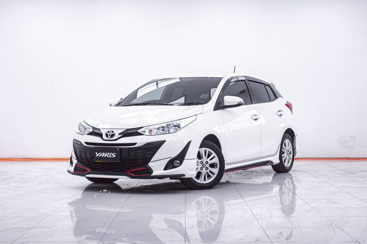 Toyota Yaris 2018 1.2 E Sedan เบนซิน ไม่ติดแก๊ส เกียร์อัตโนมัติ ขาว