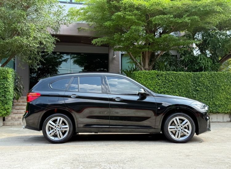 BMW X1 2019 2.0 sDrive20d M Sport Utility-car ดีเซล ไม่ติดแก๊ส เกียร์อัตโนมัติ ดำ รูปที่ 2